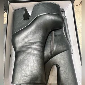 *SOLD** Lamoda Chunky Platform Boots